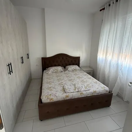 Casa Cri 2 *